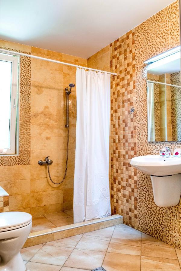 Крушун - Единствена На Метри От Водопадите, Krushun - The Only Stay Just Meters From The Waterfalls Krushuna Exterior photo