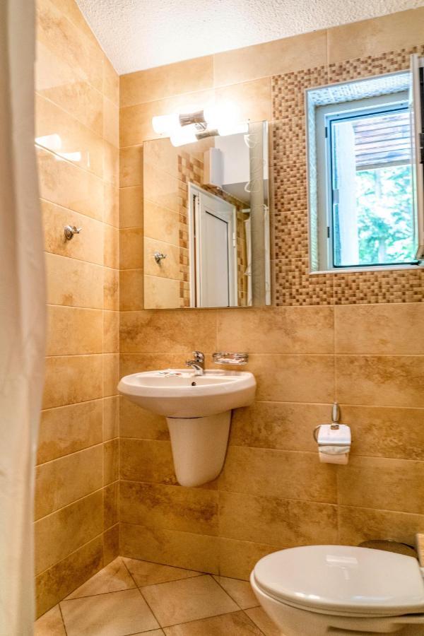 Крушун - Единствена На Метри От Водопадите, Krushun - The Only Stay Just Meters From The Waterfalls Krushuna Exterior photo