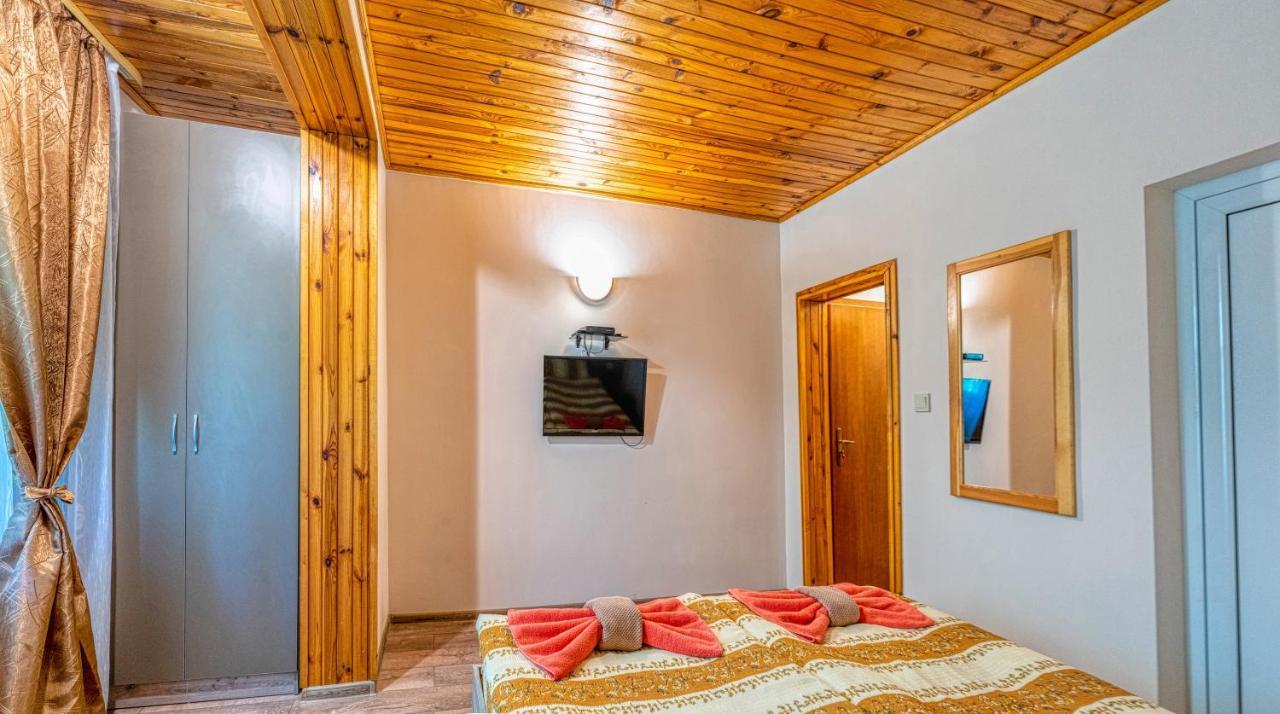 Крушун - Единствена На Метри От Водопадите, Krushun - The Only Stay Just Meters From The Waterfalls Krushuna Exterior photo
